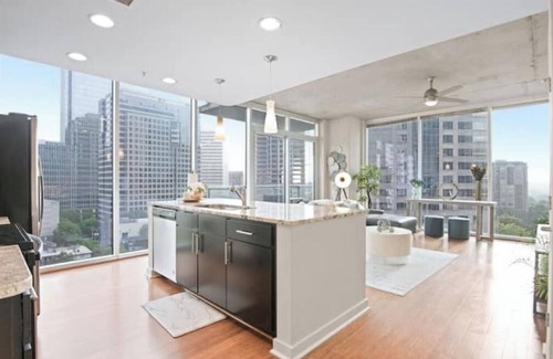 Midtown Apartment | Luxury Midtown Retreat 2BR 2BA