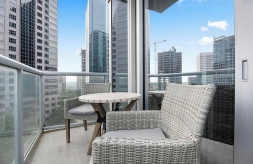 Midtown Apartment | Luxury Midtown Retreat 2BR 2BA