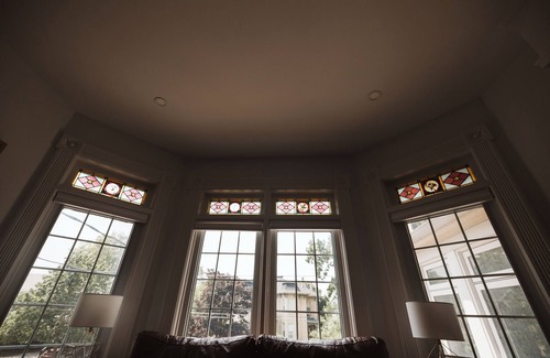 Peterborough Apartment | Luxury Modern Apartment in Downtown Century Home - 2 Bedroom, Free parking x 4