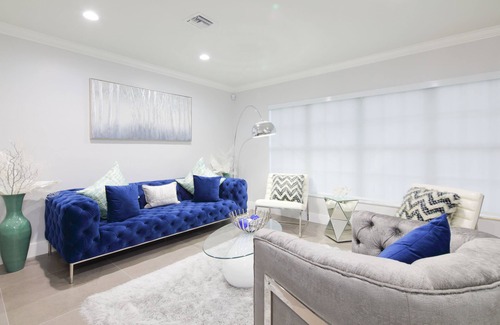 Downtown Hollywood Villa | LUXURY MODERN BEACH HOUSE 7/5 NEW LOCATION A MUST! LARGE POOL!