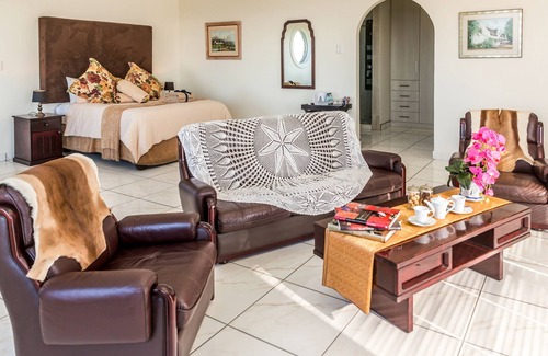 Hibiscus Coast Other | Luxury Modern Farm House B&B -Golf, Farm Tour, mountain biking, Fishing, Beach