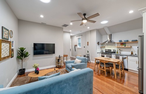 Prescott House | /Luxury Modern Home in Oakland with AC & WFH/