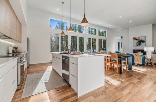 Valley of the Sun House | Luxury Modern Mountain Living in Fairplay 30 min from Breckenridge