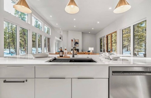 Valley of the Sun House | Luxury Modern Mountain Living in Fairplay 30 min from Breckenridge
