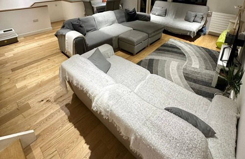 Canning Town Apartment | Luxury Modern Oasis Rooms -O2-Arena-ExCeL-CityAirport Canary Warf