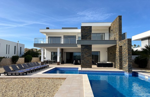 Pera Villa | LUXURY MODERN STYLE VILLA WITH PRIVATE POOL