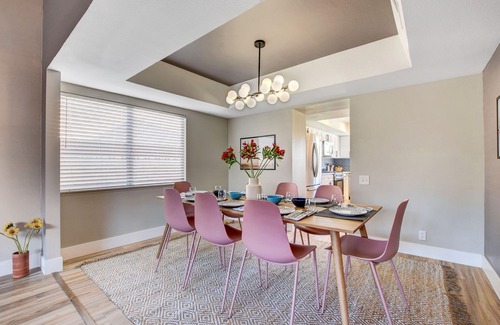 Paradise House | Luxury Modern Two Story Mini Mansion w/Heated Pool + Putting Green
