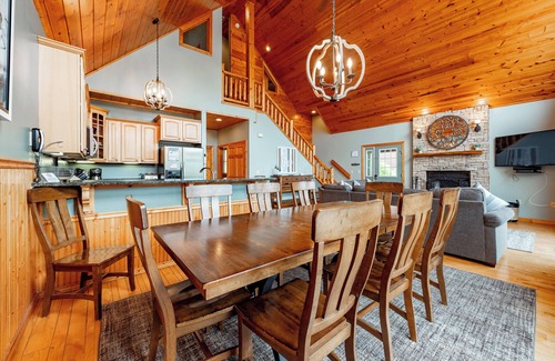 McHenry House | Luxury Mountain Chalet w/Pool, Sauna & Hot Tub