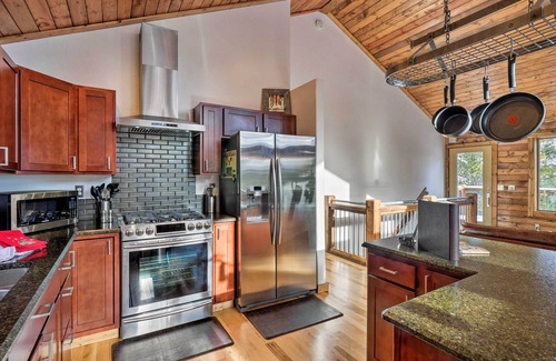 Valley of the Sun Cabin | Luxury Mountain Getaway in Fairplay w/Deck!