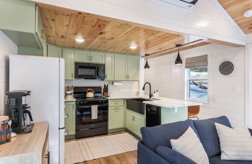 Luray House | Luxury Mountain Home - Shenandoah - Private Retreat