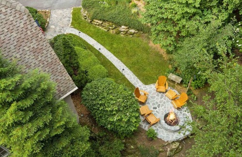 Cullowhee House | Luxury Mountain Home with Large Outdoor Fire Pit