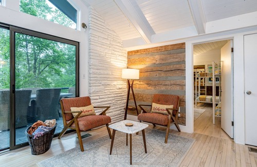 Fairview House | Luxury Mountain Home w/Outdoor Dining + Waterfall