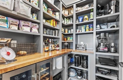 Maynardville House | Luxury Mountain & Lakeside Retreat with Hot Tub