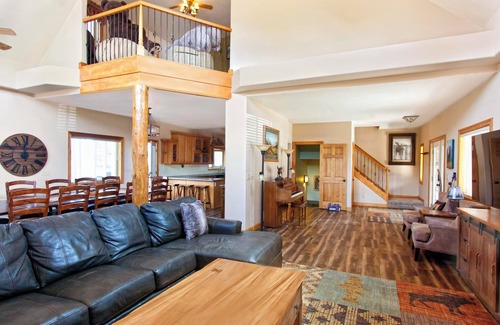 Estes Park Cabin | Luxury Mountain Lodge, RMNP, Downtown, Mountain Views, Hot Tub! Moose Lodge, Estes Park CO