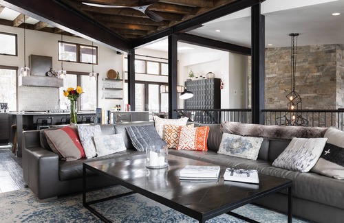 The Timbers Villa | Luxury Mountain Villa, Walk to Ski Lifts, Stunning 360 Degree Views!