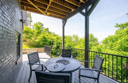 Mount Adams Apartment | Luxury Mt Adams Retreat Apt 1