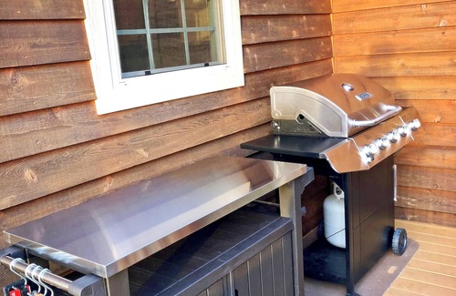 Hiawassee Cabin | Luxury MtnTop Gated Home with AWESOME VIEWS Private AND convenient