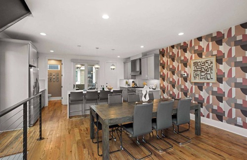 Eighth Avenue House | Luxury Nashville Homes: Sleeps 36, Free Parking, Perfect for Groups