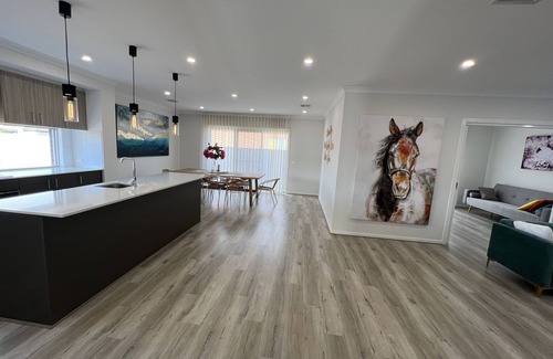 Werribee House | Luxury new 7 Bedroom house