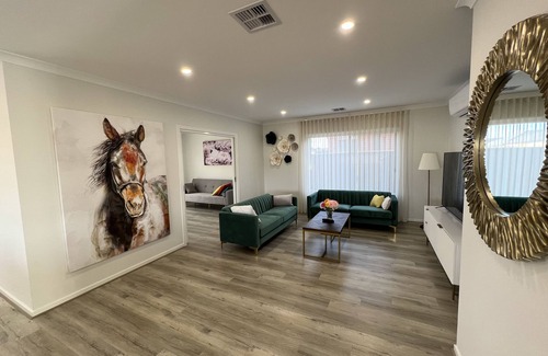 Werribee House | Luxury new 7 Bedroom house