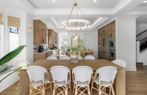 Beach Barber Tract House | Luxury New Build @ Windansea Beach- AC, Fire Pit, 2-Car Parking