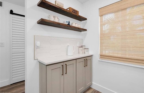 Moorings Condo | Luxury newly renovated, 2 bed/2bath condo in heart of Moorings, Naples-FL