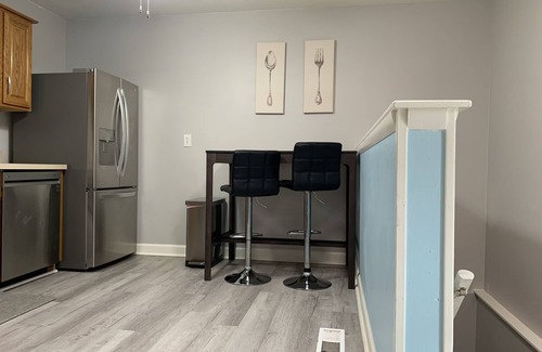 Canton House | *Luxury* - Newly Renovated 3 BR Oasis - Canton/Plymouth/Ann Arbor