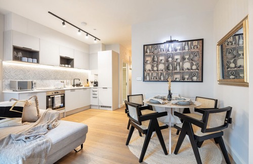 Colville Apartment | Luxury Notting Hill Flat with Patio
