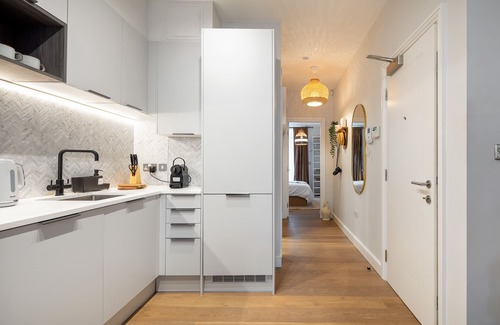 Colville Apartment | Luxury Notting Hill Flat with Patio