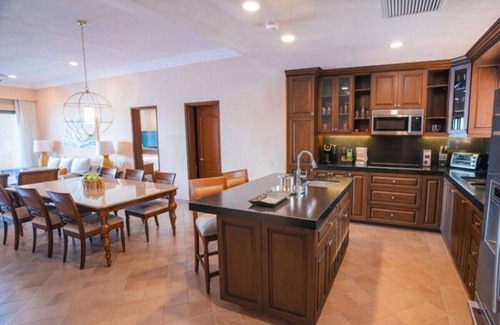 Loreto Apartment | Luxury One Bedroom Suite, Private Beach, Amazing Views and TPC Golf Course