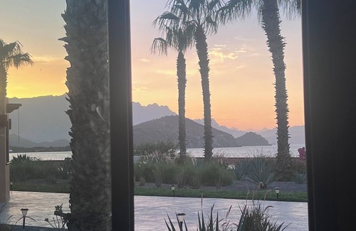 Loreto Apartment | Luxury One Bedroom Suite, Private Beach, Amazing Views and TPC Golf Course