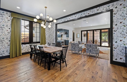 Barton Hills House | Luxury Oasis : Heated Pool + New Design