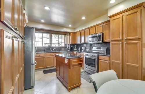North Hills West House | Luxury Oasis Home w/Pool & Free Parking -6 Guests . Near CSUN