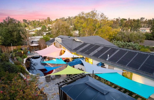 Mount Helix House | Luxury Oasis with Pool & Pergola Dining