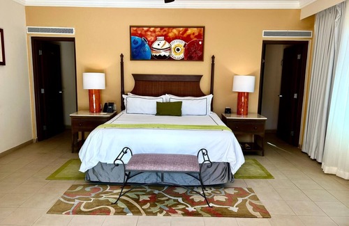 Loreto Resort | Luxury Ocean front Villas at Danzante bay with No. 1 rated golf course.