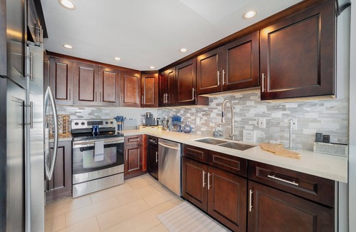 South Oceanside Condo | Luxury Oceanfront Condo with Private Beach Access