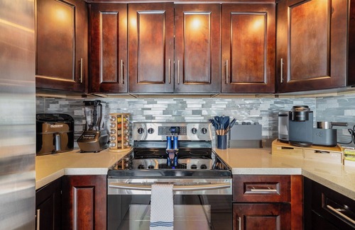 South Oceanside Condo | Luxury Oceanfront Condo with Private Beach Access