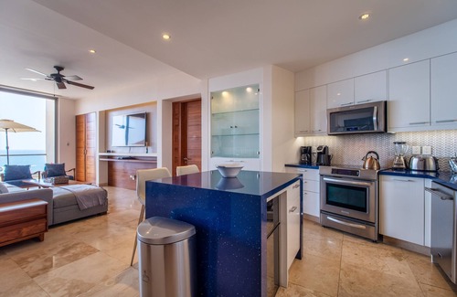 Santa Maria Huatulco Condo | Luxury Oceanfront Penthouse Steps to the Beach with Amenities - Your Dream Vacay