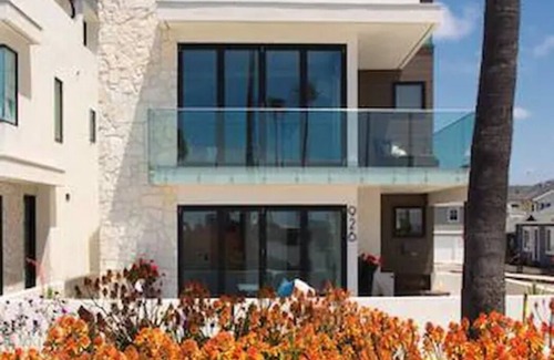 Balboa Peninsula House | Luxury Oceanfront Living-Steps to the Beach-Unbelievable Sunsets