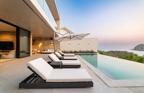 Santa Maria Huatulco Villa | Luxury Oceanfront Villa w/Pools & Elevator