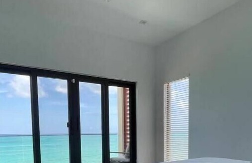 Gambier House | Luxury Oceanfront Villa 2