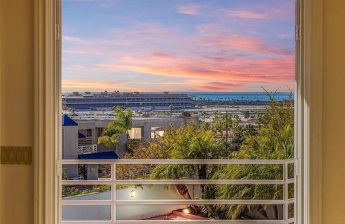 Solana Beach Villa | Luxury Oceanview Hilltop Villa w/Private Pool