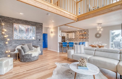 Neskowin House | Luxury Oceanview Home with Panoramic Ocean Views, Hot Tub, Outdoors, Bonus Room