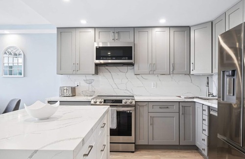 North Pacific Beach Condo | Luxury on Cloud 9! Amazing oceanfront views. 2 bedrooms 2 bath, Sleeps 6 guests.