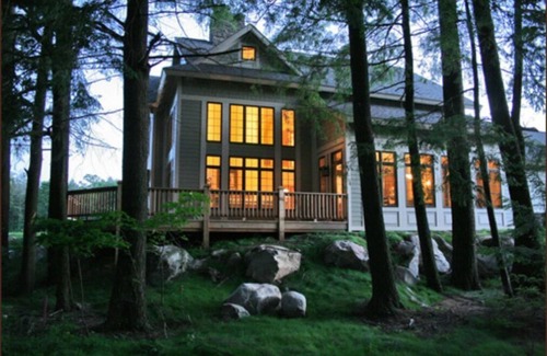 Three Lakes House | Luxury on the 3L chain sleeps 8+ at the Northernaire Resort's Premier Unit!