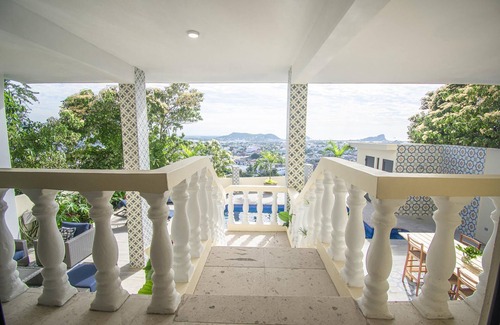 Balcones de Loma Linda House | Luxury on the hill Vista Hermosa