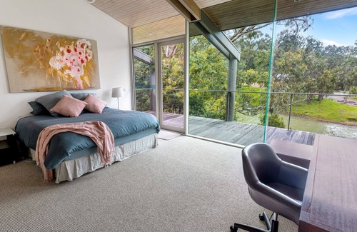 Taylor Bay House | Luxury on the Lake in Eildon