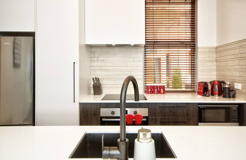 Queenstown City Centre Apartment | Luxury on the Lake by Southern Comfort Accommodation