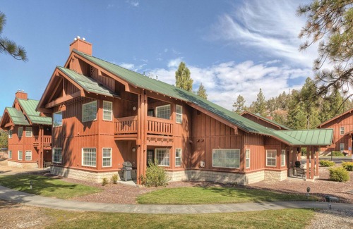 Fox Farm Resort | Luxury one bedroom and one bathroom unit with full amenities
