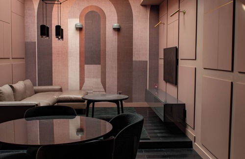 Davenport Apartment | Luxury One Bedroom, one bedroom with concierge services